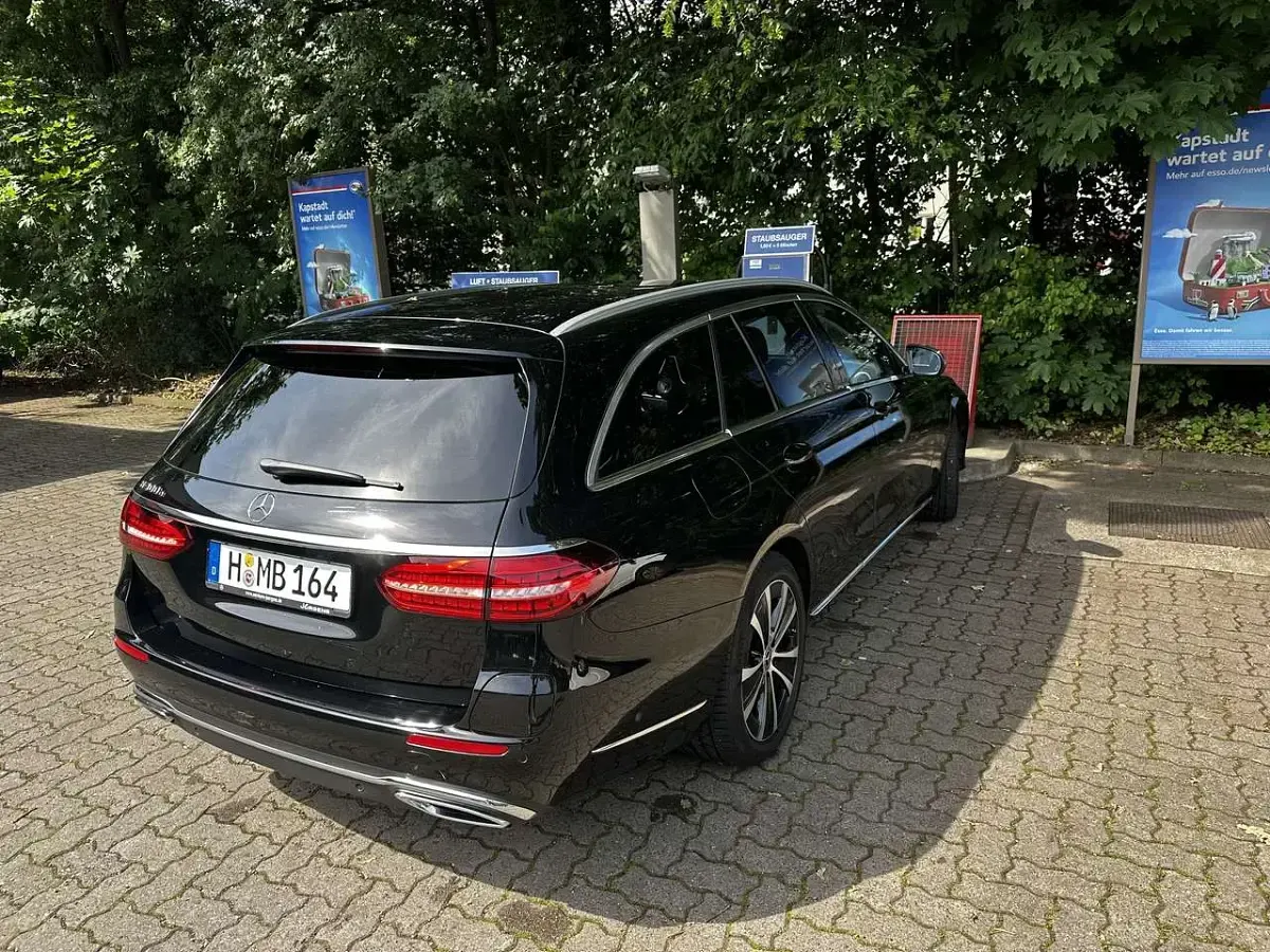 Gebraucht Mercedes E300 211 PS (155 kW) 2022 Schwarz Kombi