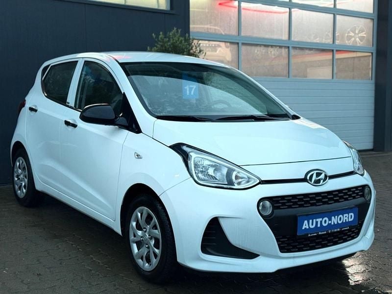 Gebraucht Hyundai i10 Select 67 PS (49 kW) 2020 Weiß Kleinwagen