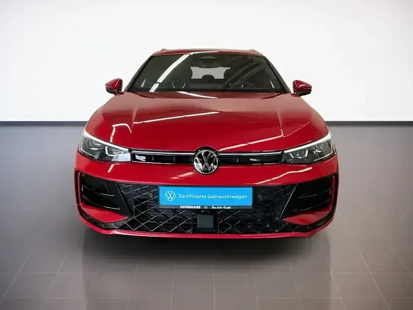 Gebraucht VW Passat R-line 150 PS (110 kW) 2025 Rot Kombi