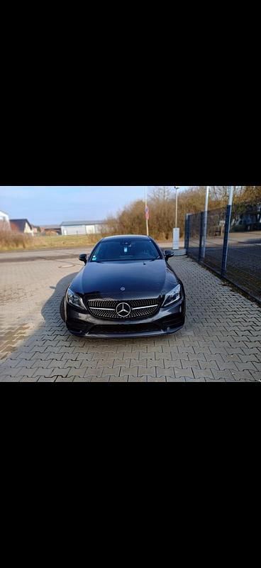 Schwarz Gebraucht 2020 Mercedes C300 Coupé | 33.000 € (Fairer Preis) - Bild 1/4