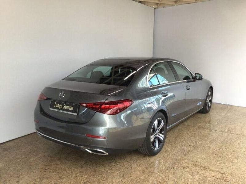 Gebraucht Mercedes C220 Avantgarde 200 PS (147 kW) 2025 Lack selenitgrau (metallic) Limousine