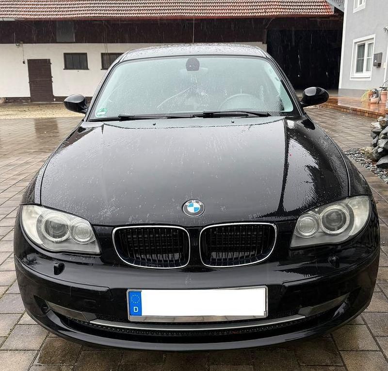 Gebraucht BMW 116 122 PS (89 kW) 2007 Schwarz Kleinwagen