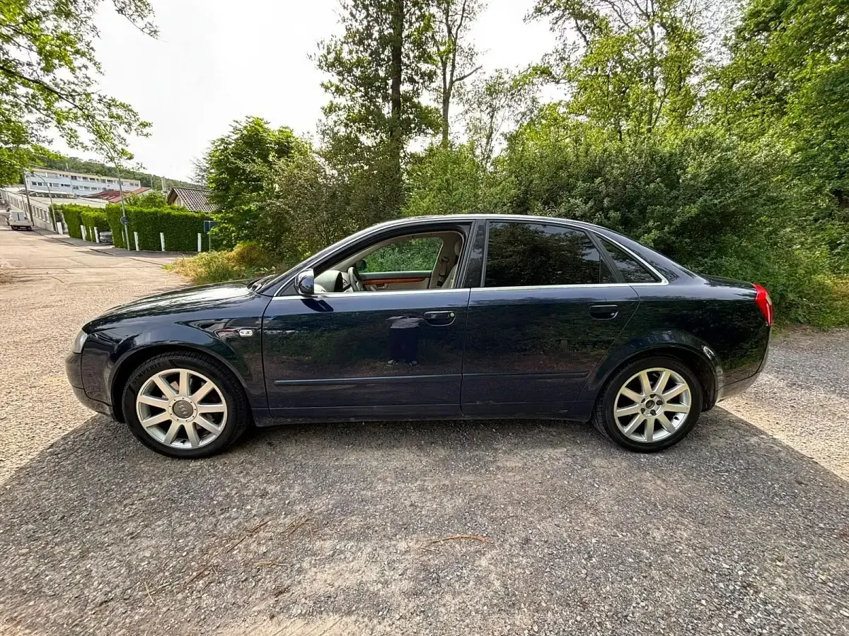 Gebraucht Audi A4 180 PS (132 kW) 2003 Blau Limousine