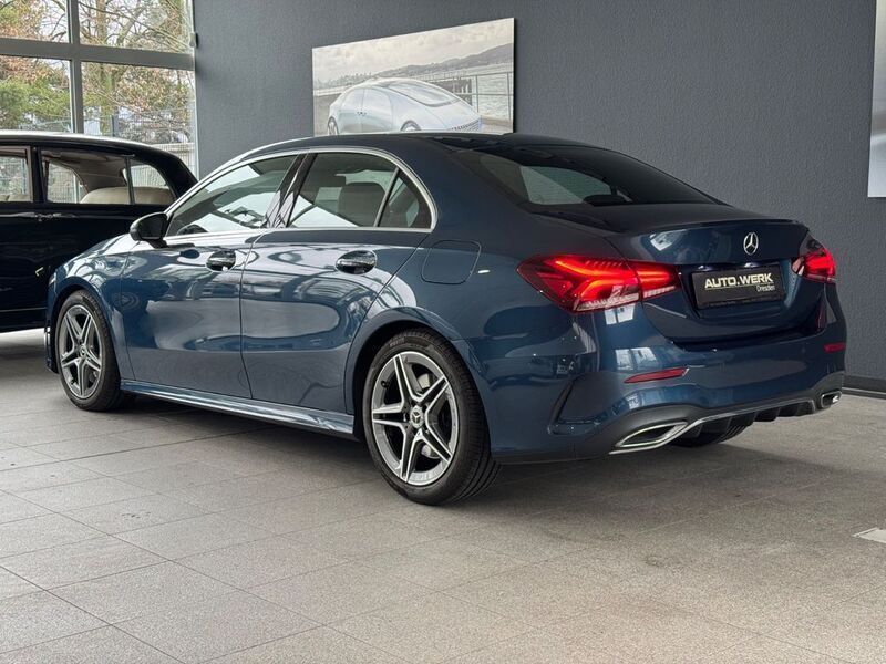 Gebraucht Mercedes A250 224 PS (164 kW) 2021 Blau Limousine