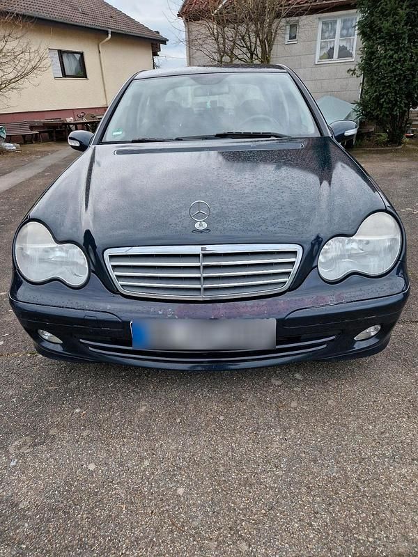 Gebraucht Mercedes 220 150 PS (110 kW) 2005 Blau Limousine
