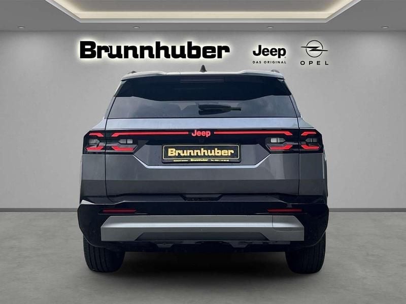 Käytetty Jeep Compass 145 HP (106 kW) 2026 Harmaa Katumaasturi