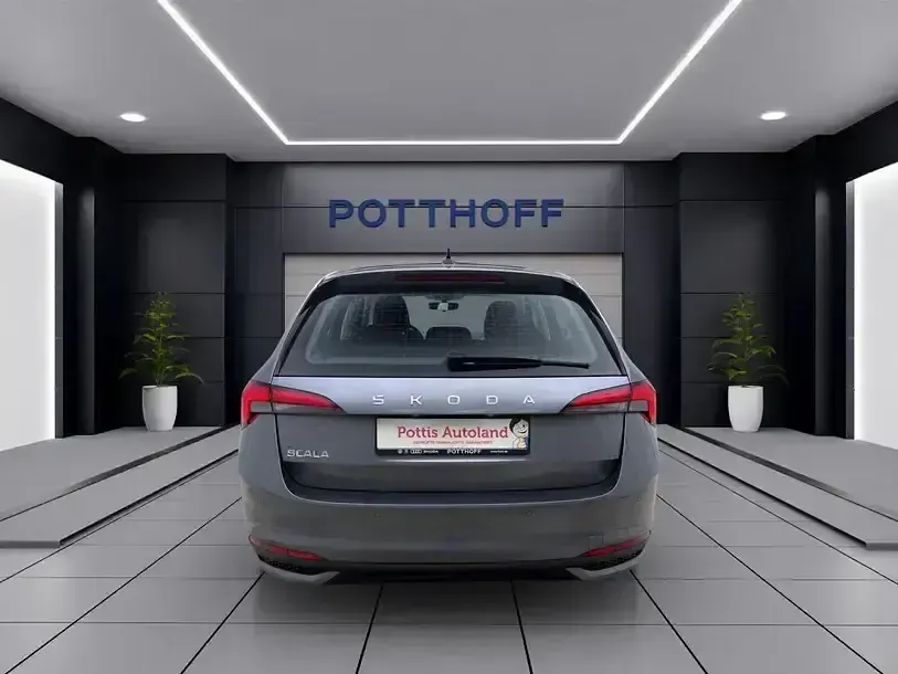 Gebraucht Skoda Scala Essence 116 PS (85 kW) 2025 Graphitegrau metallic Kleinwagen