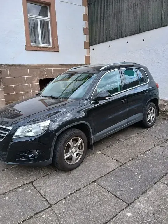 Gebraucht VW Tiguan Trendline 110 PS (80 kW) 2011 Schwarz SUV