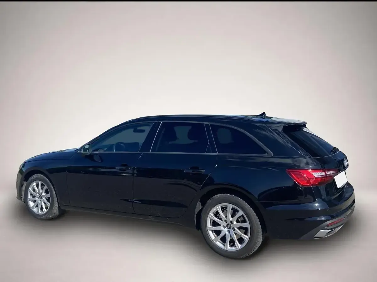 Gebraucht Audi A4 150 PS (110 kW) 2022 Manufacturer Kombi