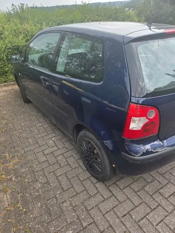 Gebraucht VW Polo Basis 64 PS (47 kW) 2004 Blau Kleinwagen