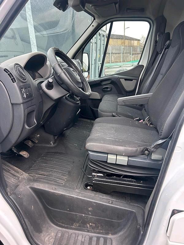 Gebraucht Opel Movano 130 PS (95 kW) 2012 Weiß Van / Kleinbus