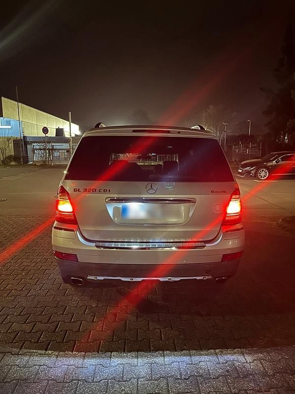Gebraucht Mercedes GL320 224 PS (164 kW) 2007 Grau SUV