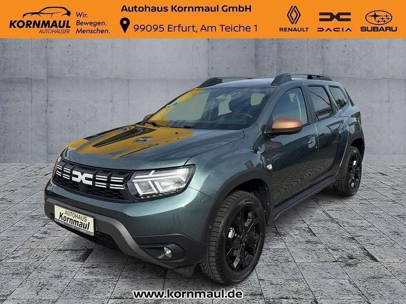 Zedergrün (grün) Gebraucht 2024 Dacia Duster Extreme SUV | 19.791 € (Superpreis) - Bild 1/4