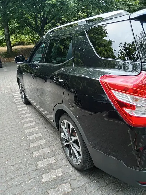 Gebraucht SsangYong XLV Quartz 116 PS (85 kW) 2016 Schwarz SUV