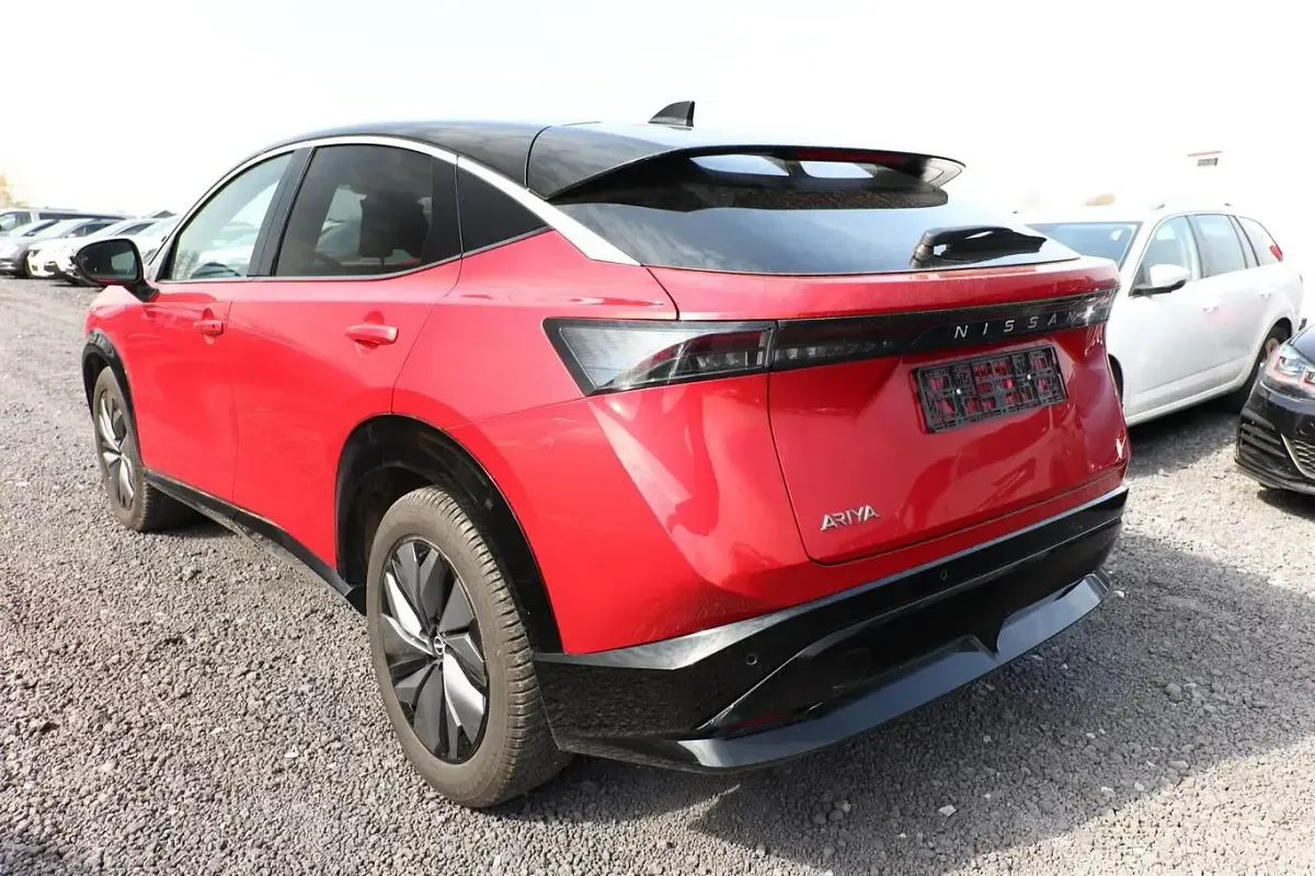 Gebraucht Nissan Ariya 360º 160 kW (218 PS) 2022 Passion rot / schwarz metallic SUV