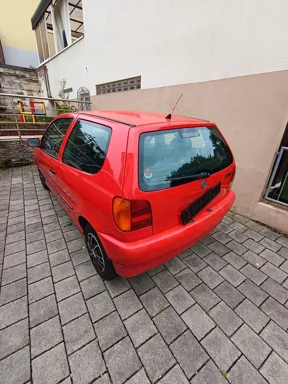 Brugt VW Polo Basis 60 HK (44 kW) 1999 Rød Sedan