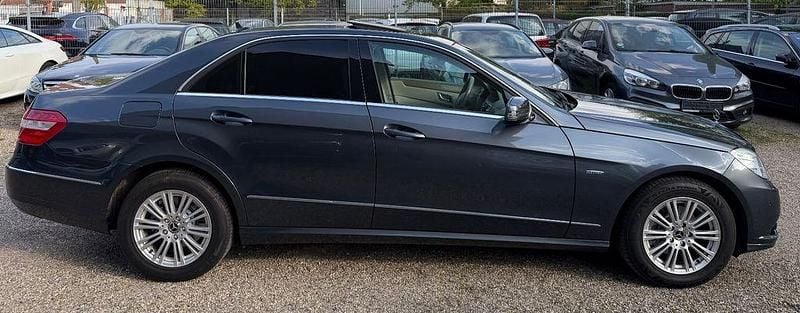 Second-hand Mercedes E200 184 CP (135 kW) 2011 Gri Berlinǎ