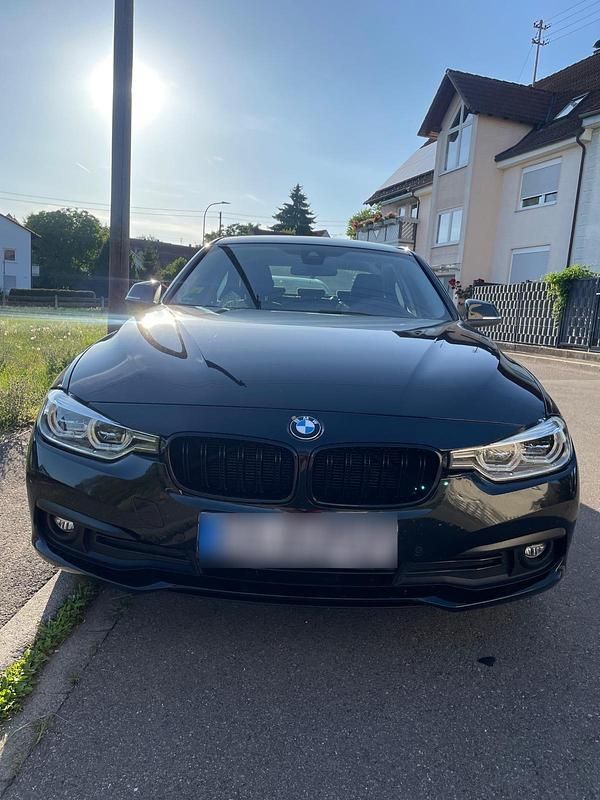 Gebraucht BMW 320 190 PS (139 kW) 2016 Schwarz Limousine