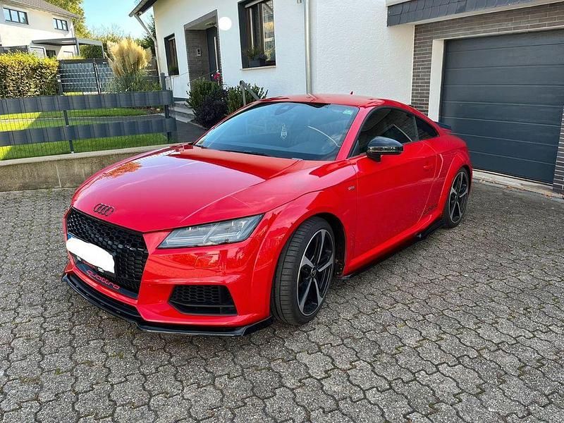 Rot Gebraucht 2016 Audi TT Ambiente Coupé | 30.490 € (Teuer) - Bild 1/4