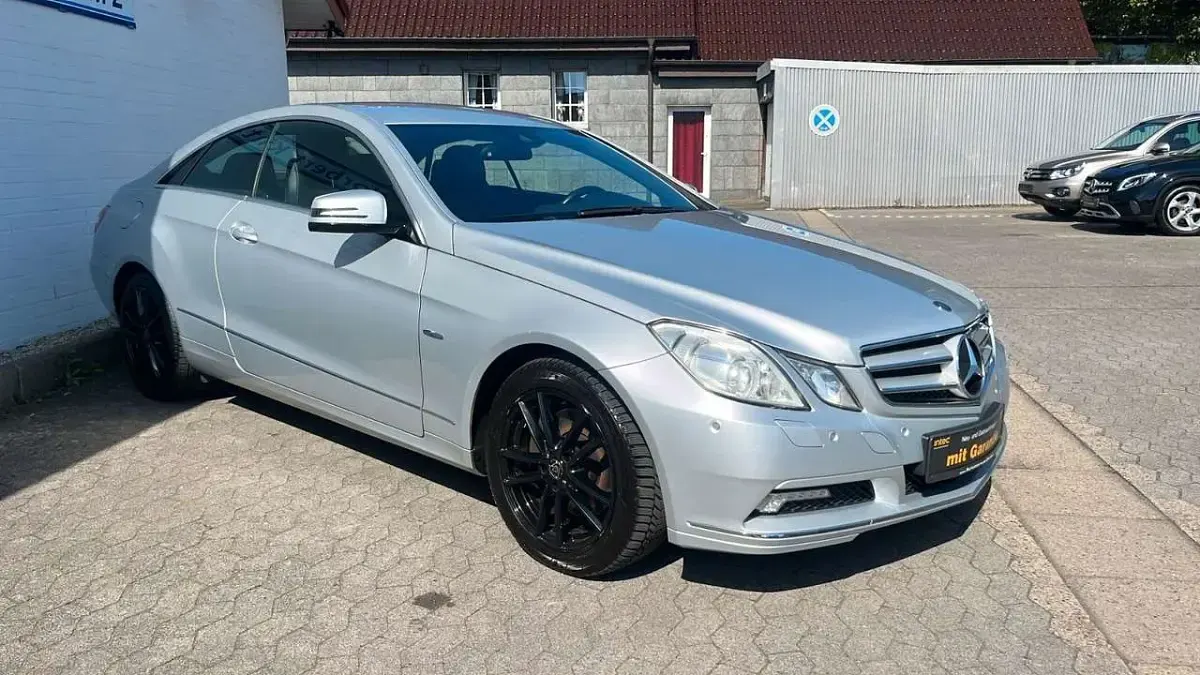 Gebraucht Mercedes E350 292 PS (214 kW) 2010 Silber Coupé