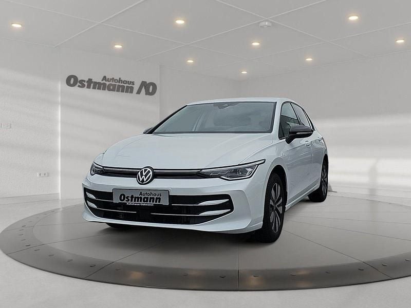 Weiß Gebraucht 2024 VW Golf VIII Goal Limousine | 31.548 € (Guter Preis) - Bild 1/4