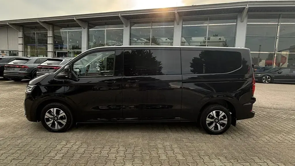 Gebraucht VW T7 150 PS (110 kW) 2025 Schwarz Van