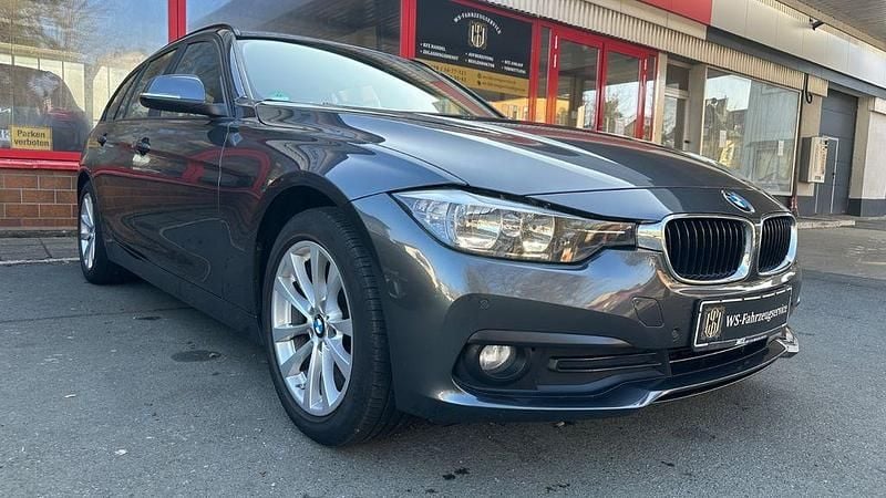 Gebraucht BMW 318 Advantage 150 PS (110 kW) 2016 Grau Kombi