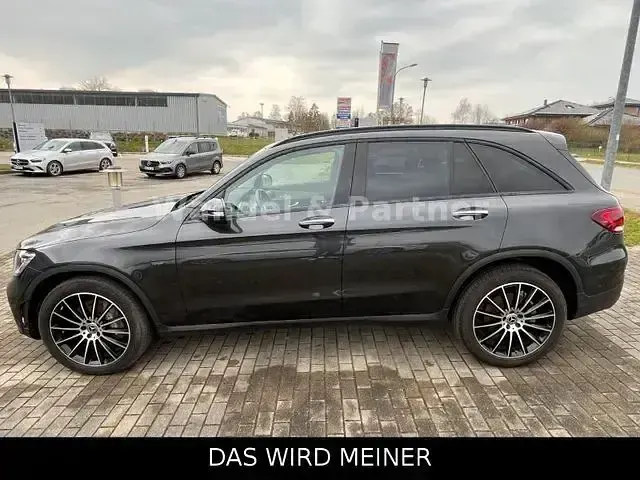 Gebraucht Mercedes GLC300de AMG 194 PS (142 kW) 2020 Andere Limousine