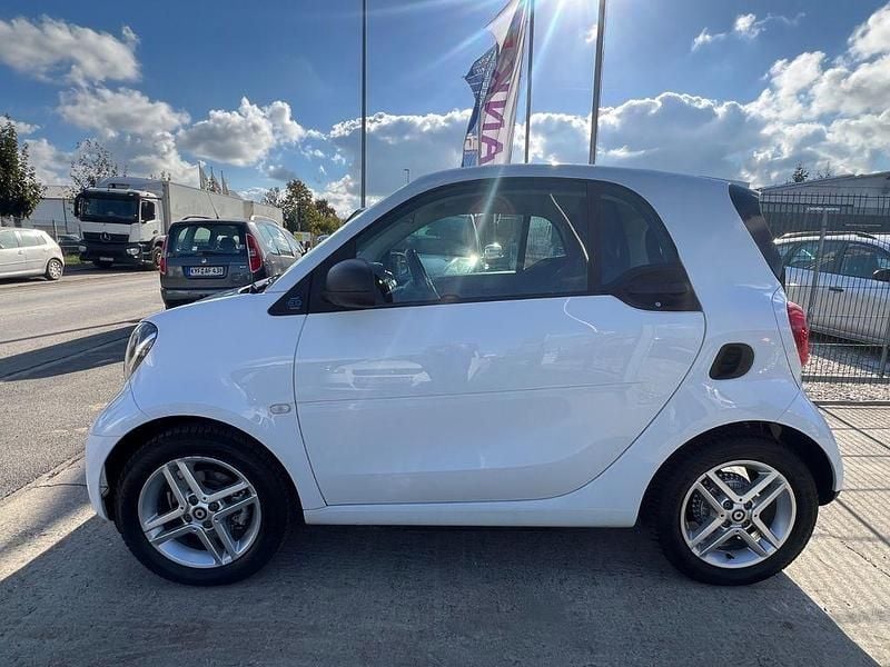 Gebraucht Smart ForTwo Electric Drive 41 kW (56 PS) 2023 Weiß Coupé
