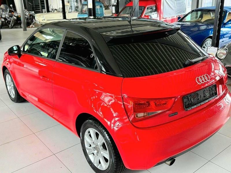 Gebraucht Audi A1 Attraction 86 PS (63 kW) 2011 Rot Kleinwagen