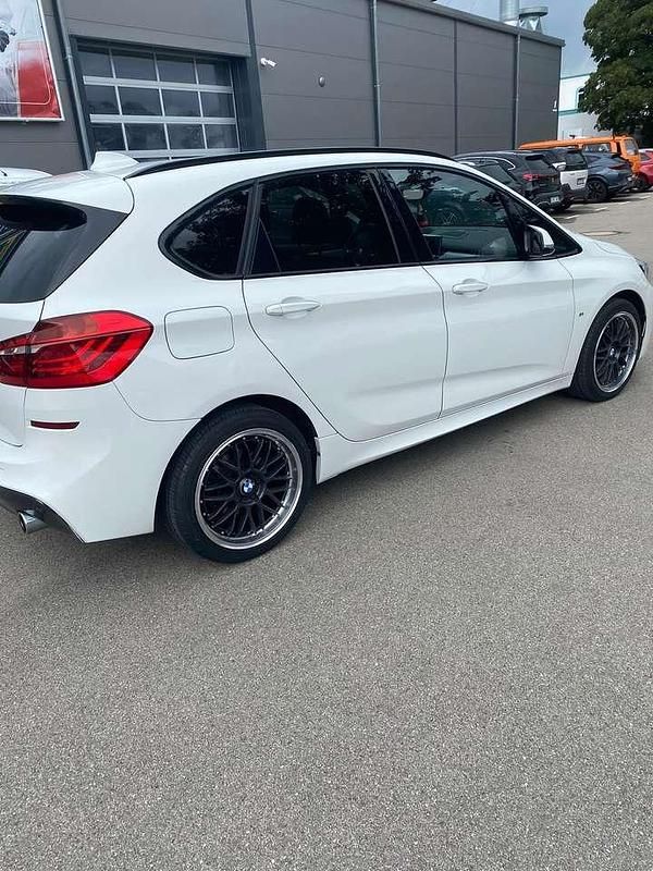Gebraucht BMW 220 Active Tourer M Sport 190 PS (139 kW) 2016 Van / Kleinbus