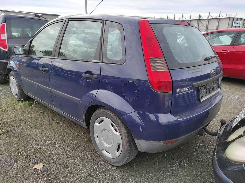 Gebraucht Ford Fiesta 60 PS (44 kW) 2002 Frostweiß Kleinwagen