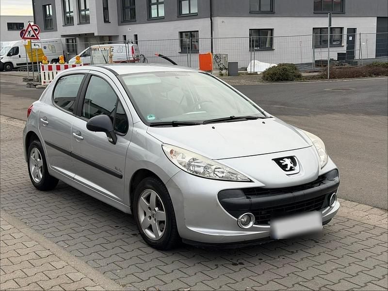 Gebraucht Peugeot 207 100 PS (73 kW) 2007 Silber Limousine