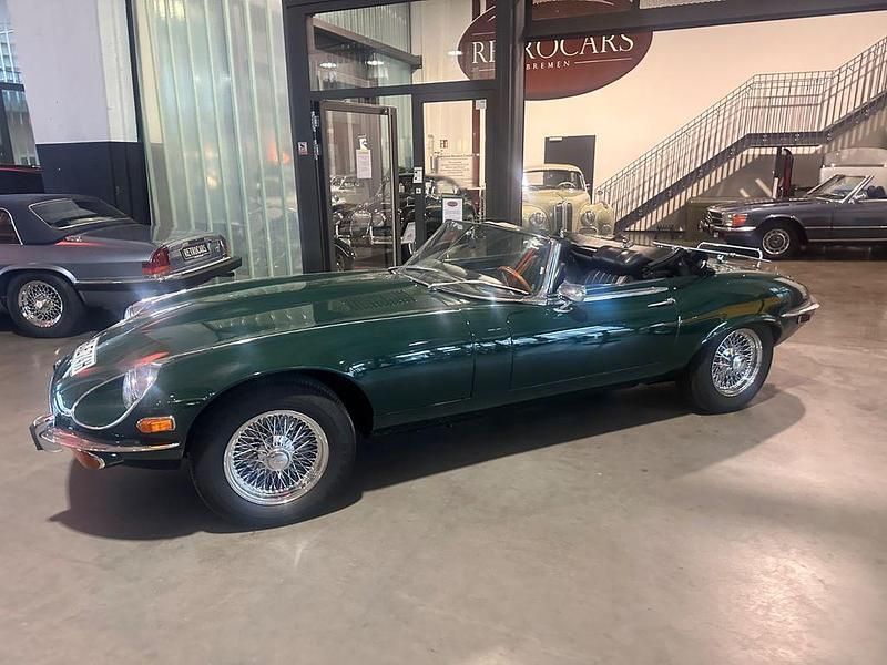 Używany Jaguar E-Type 268 KM (197 kW) 1974 Zielony Kabriolet