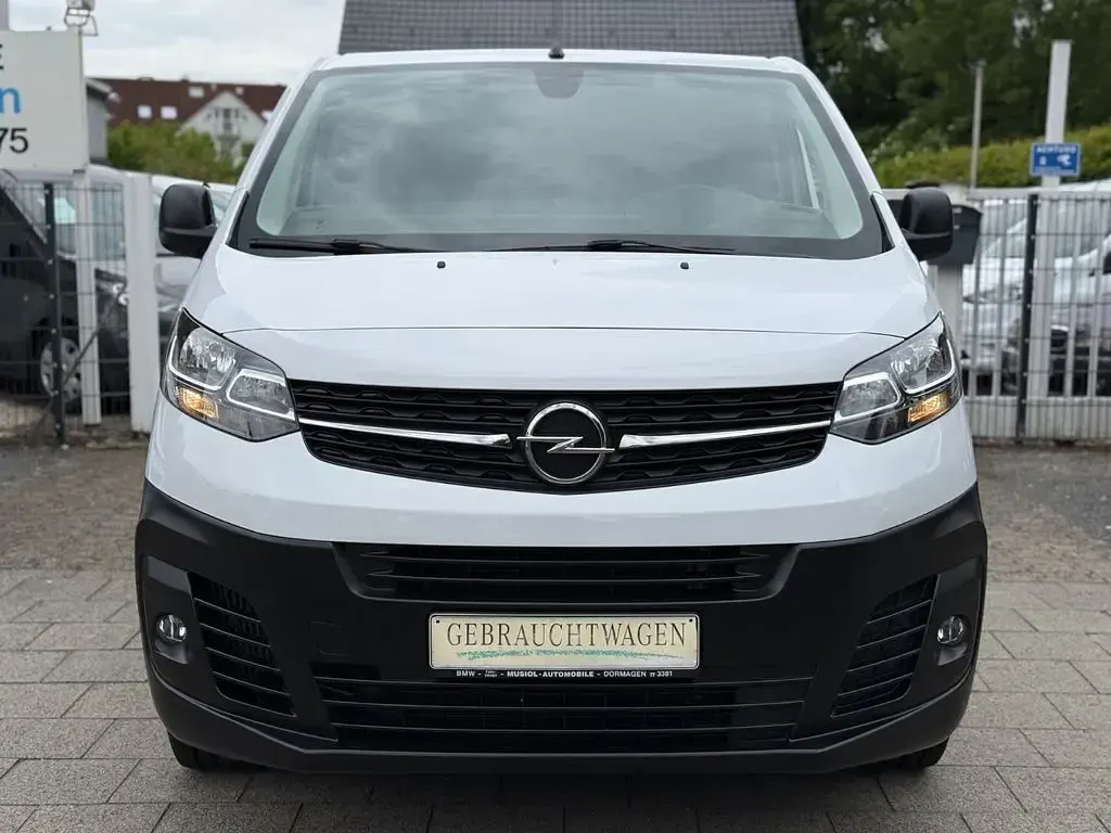 Usata Opel Vivaro Edition 120 CV (88 kW) 2022 Bianco Monovolume