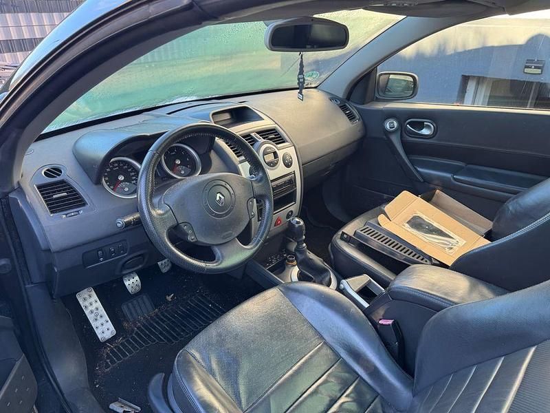 Gebraucht Renault Mégane Cabriolet Dynamique 135 PS (99 kW) 2004 Schwarz Cabrio