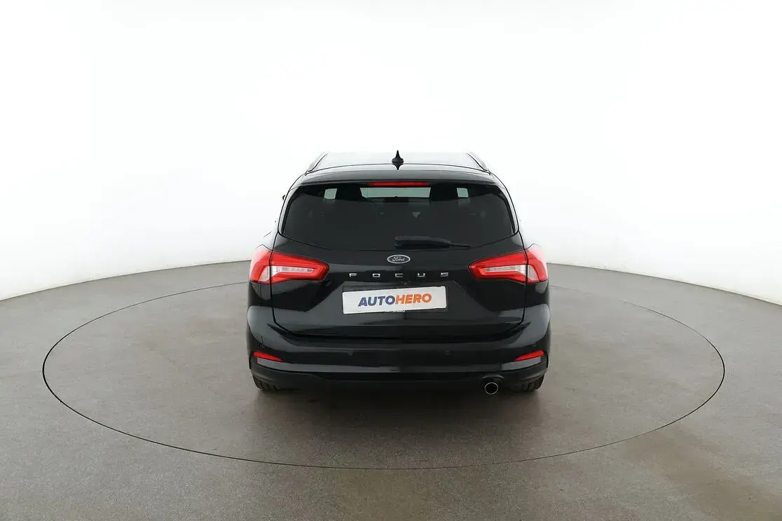 Gebraucht Ford Focus Cool & Connect 125 PS (91 kW) 2018 Schwarz Kombi