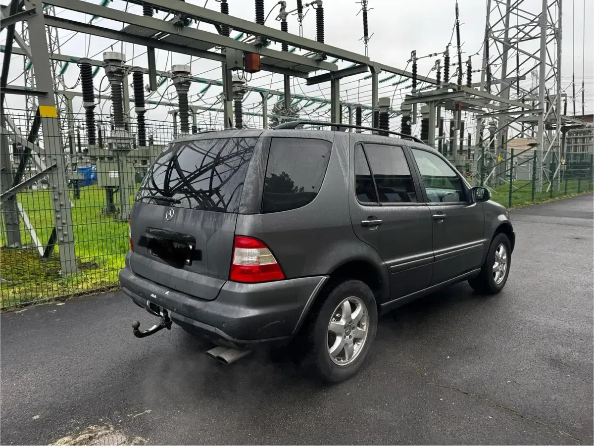 Gebraucht Mercedes ML500 292 PS (214 kW) 2002 Silber SUV