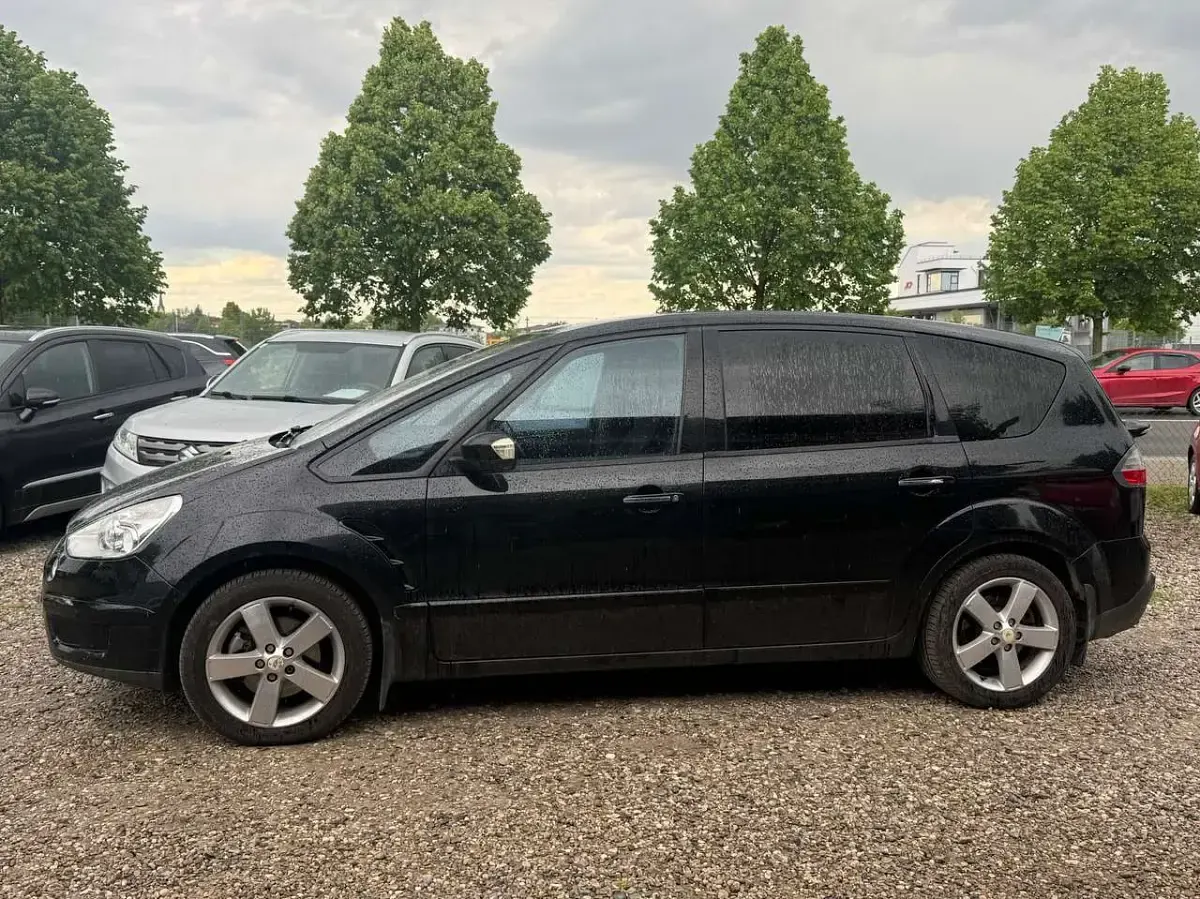 Gebraucht Ford S-MAX Titanium 116 PS (85 kW) 2009 Pantherschwarz metallic Van / Kleinbus