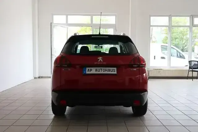 Gebraucht Peugeot 2008 Active 110 PS (80 kW) 2017 Lackierung ultimaterot/metallic SUV