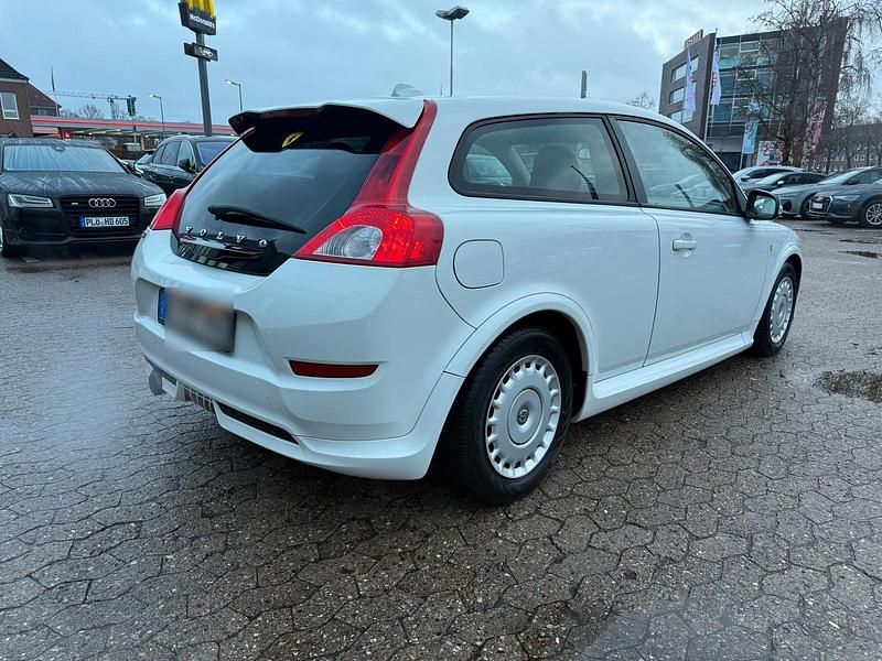 Weiß Gebraucht 2010 Volvo C30 R-Design Kleinwagen | 3.299 € (Fairer Preis) - Bild 1/4