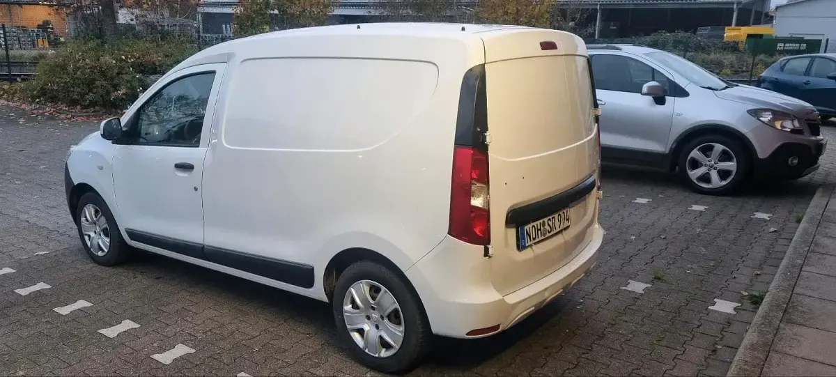 Gebraucht Dacia Dokker 95 PS (69 kW) 2017 Weiß Van / Kleinbus
