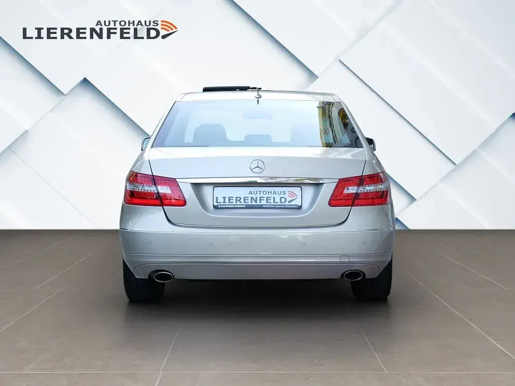 Gebraucht Mercedes E350 231 PS (169 kW) 2010 Perlbeige  lack Limousine