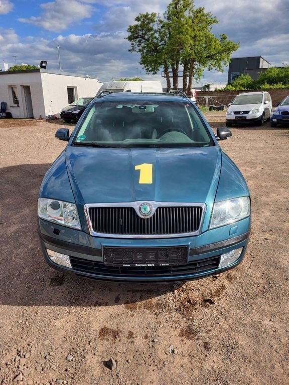 Grün Gebraucht 2006 Skoda Octavia Elegance Kombi | 1.799 € (Guter Preis) - Bild 1/4