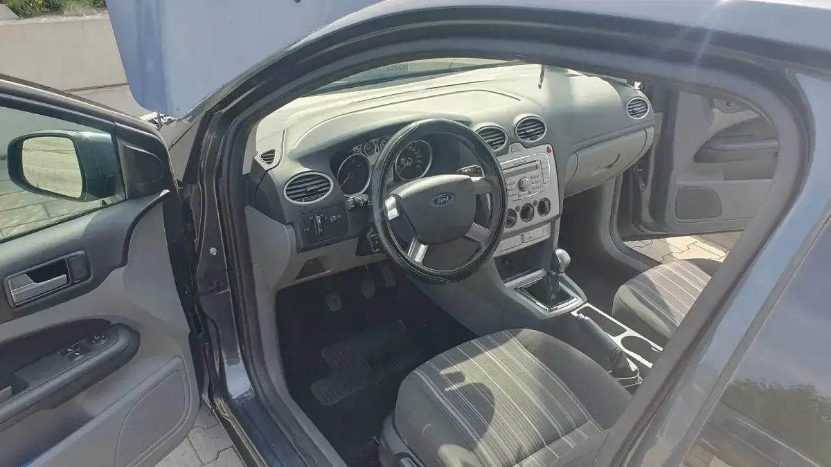 Gebraucht Ford Focus 101 PS (74 kW) 2009 Silber Kleinwagen