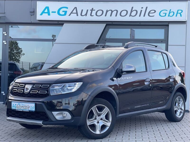 Grau Gebraucht 2020 Dacia Sandero Prestige Kleinwagen | 11.990 € (Etwas zu teuer) - Bild 1/4