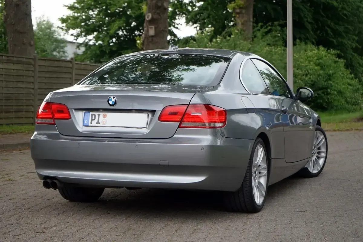 Gebraucht BMW 325 218 PS (160 kW) 2008 Silber Coupé