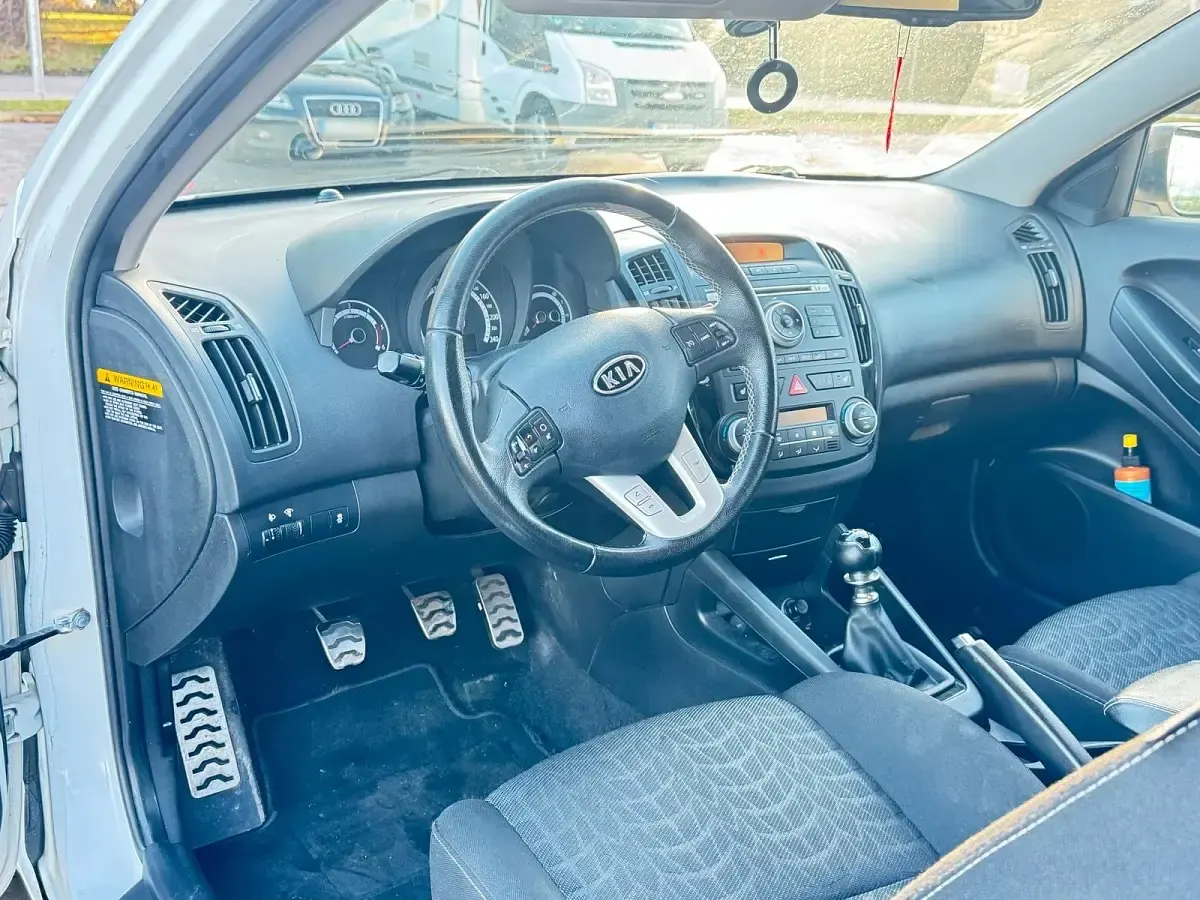 Gebraucht Kia Ceed 2012 Weiß Kleinwagen