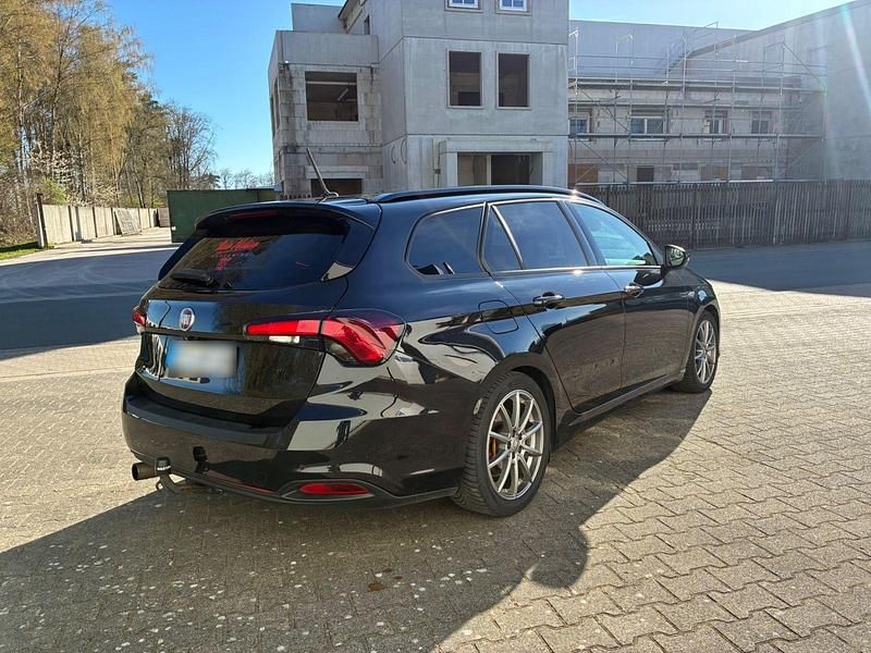 Gebraucht Fiat Tipo S 120 PS (88 kW) 2018 Schwarz Kombi