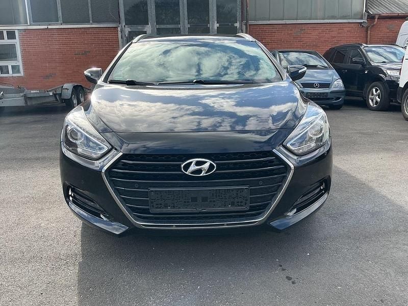 Gebraucht Hyundai i40 Trend 141 PS (103 kW) 2016 Schwarz Kombi